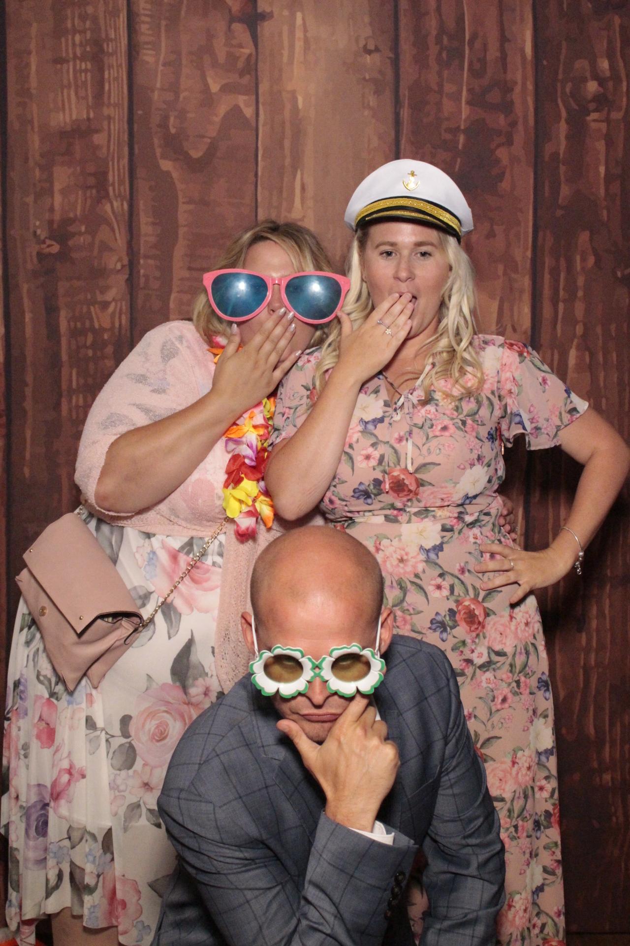 Samantha & Sean's Wedding | View more photos from the event at gallery.myphotoboothexperience.co.uk/u/MyPhotoBoothExperienceLtd/Samantha-Seans-Wedding